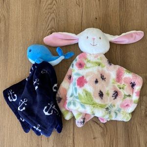 Two baby lovey little blankets